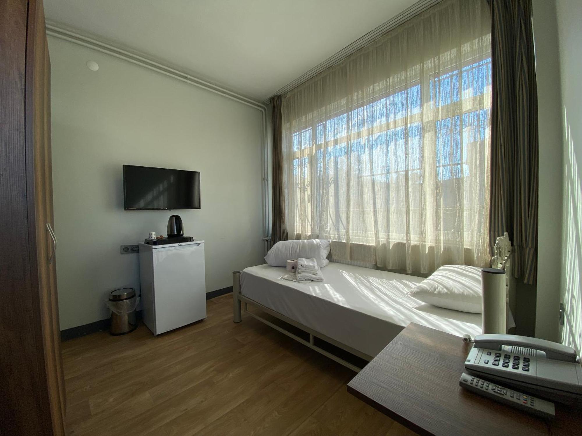 Ferah Otel Istanbul Exterior photo